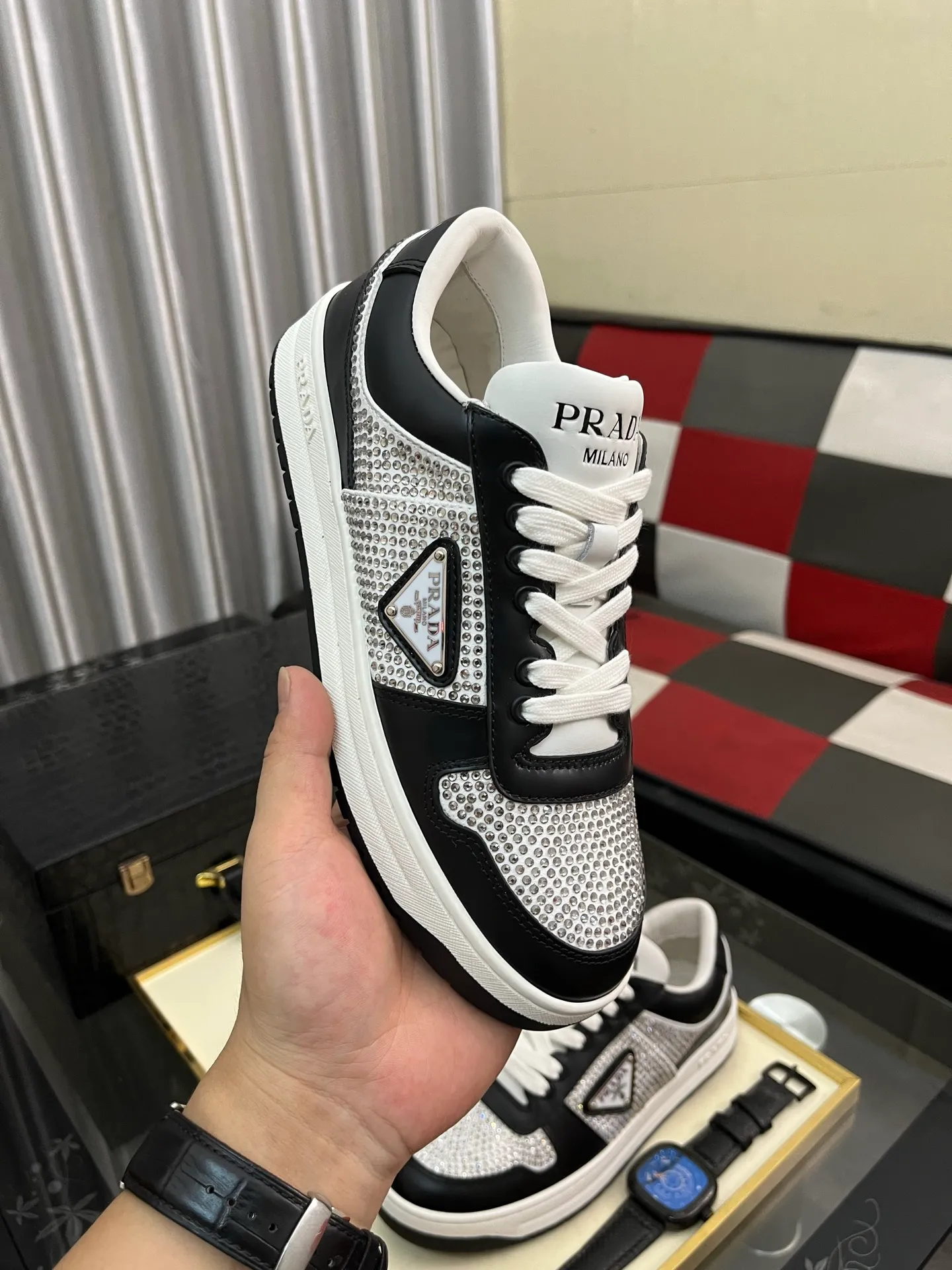 Men's shoes 💰680⌚️⌚️【PRADA】Prada - high-end quality original order 🔍🔍🔍casual sports shoes - Upper: 🔝 Nappa calfskin, perforated calfskin, shoe body sewn brand metal fasteners, tongue screen-printed high frequency brand logo - Lining: water-dyed cowhide - Outsole: ultra-light TPU foam rubber; two-color molded outsole -Ultra-high quality control and fine workmanship: outstanding (high-end, extravagance, class) -Size: 38-44 (45, can be customized)